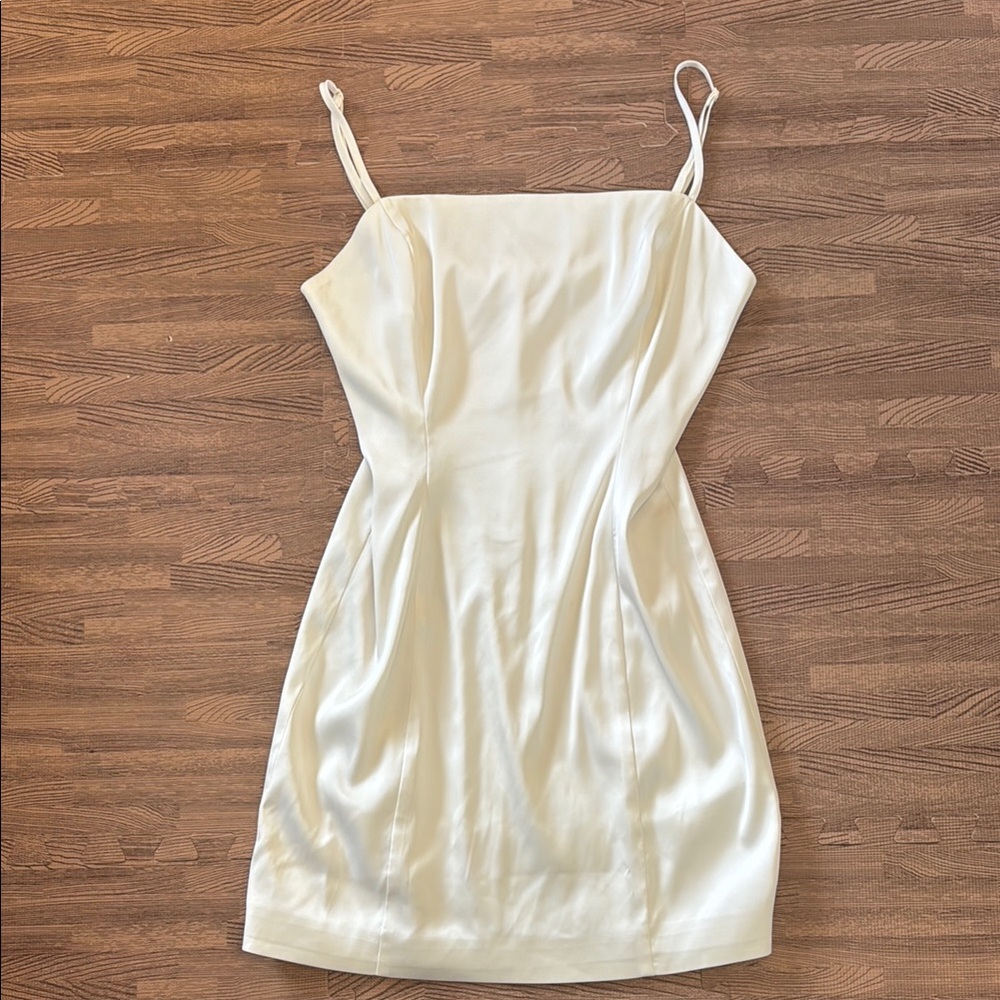 SUNDAY BEST WHITE SILKY MINI DRESS SIZE 4